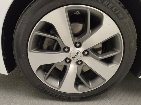 Used 2019 Kia Optima S w/ S Panoramic Sunroof Package image 31