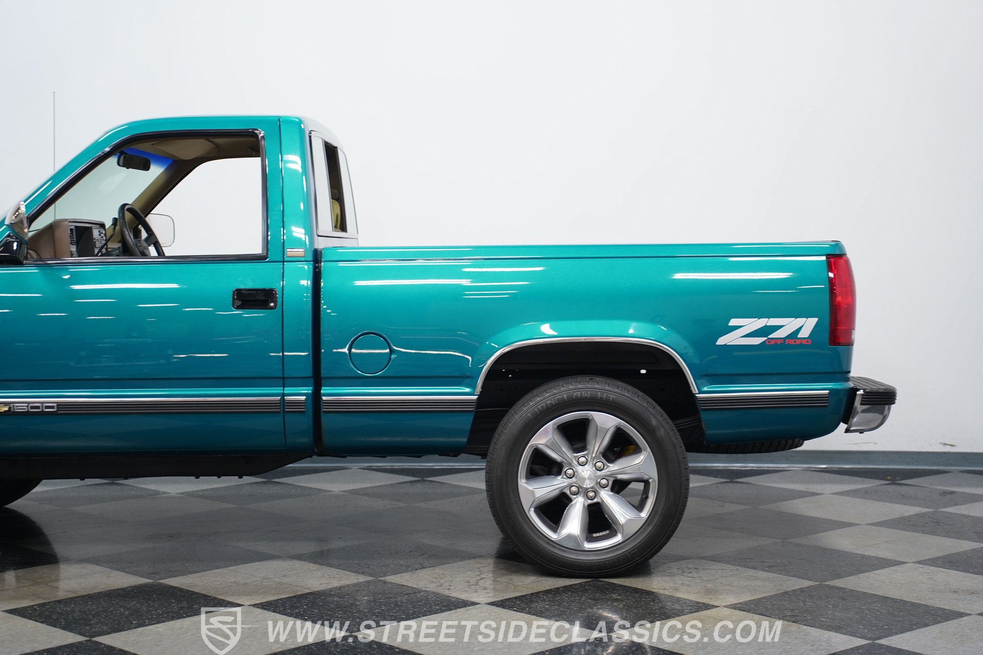 Used 1993 Chevrolet Silverado 1500 4x4 Regular Cab image 23
