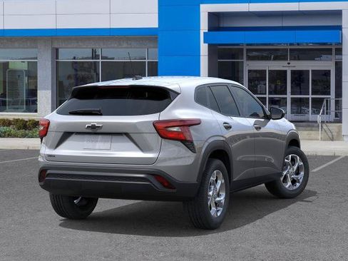 New 2026 Chevrolet Trax LS w/ LS Convenience Package FWD image 28