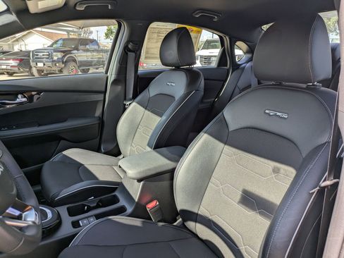 Used 2024 Kia Forte GT-Line image 13