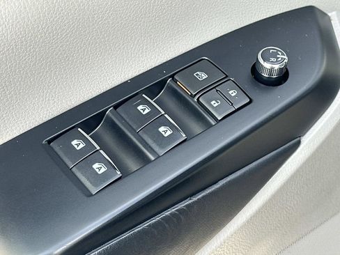 Used 2019 Toyota Highlander Limited Platinum image 22