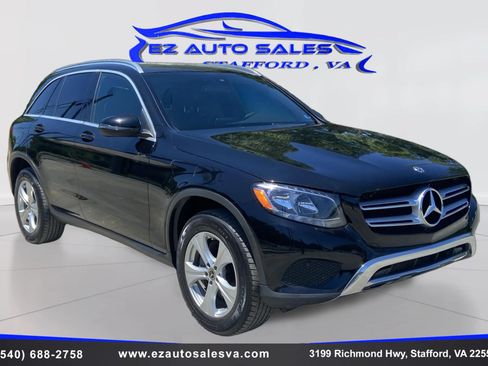 Used 2019 Mercedes-Benz GLC 300 4MATIC image 3