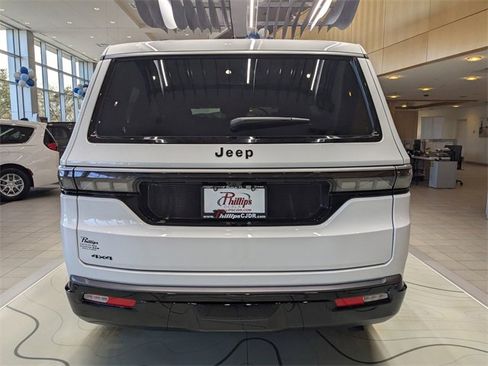 New 2026 Jeep Grand Wagoneer 4WD w/ Premium Group I image 5
