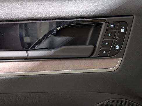 New 2026 Porsche Cayenne S image 21