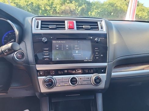 Used 2016 Subaru Outback 2.5i Limited AWD/4WD image 18