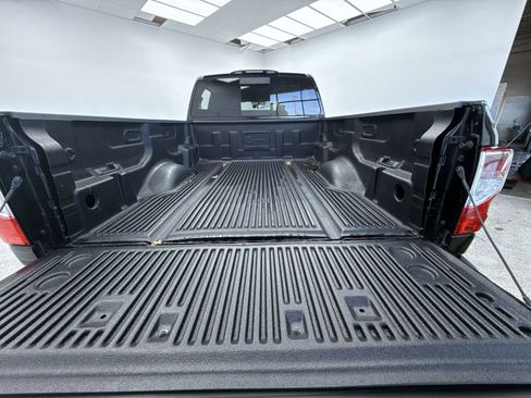 Used 2017 Nissan Titan S image 37
