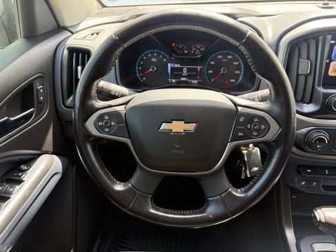 Used 2018 Chevrolet Colorado Z71 RWD image 10
