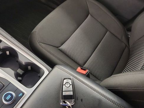 Used 2023 Ford Explorer XLT AWD/4WD image 21
