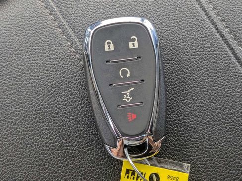 Used 2023 Chevrolet Traverse LT FWD image 35