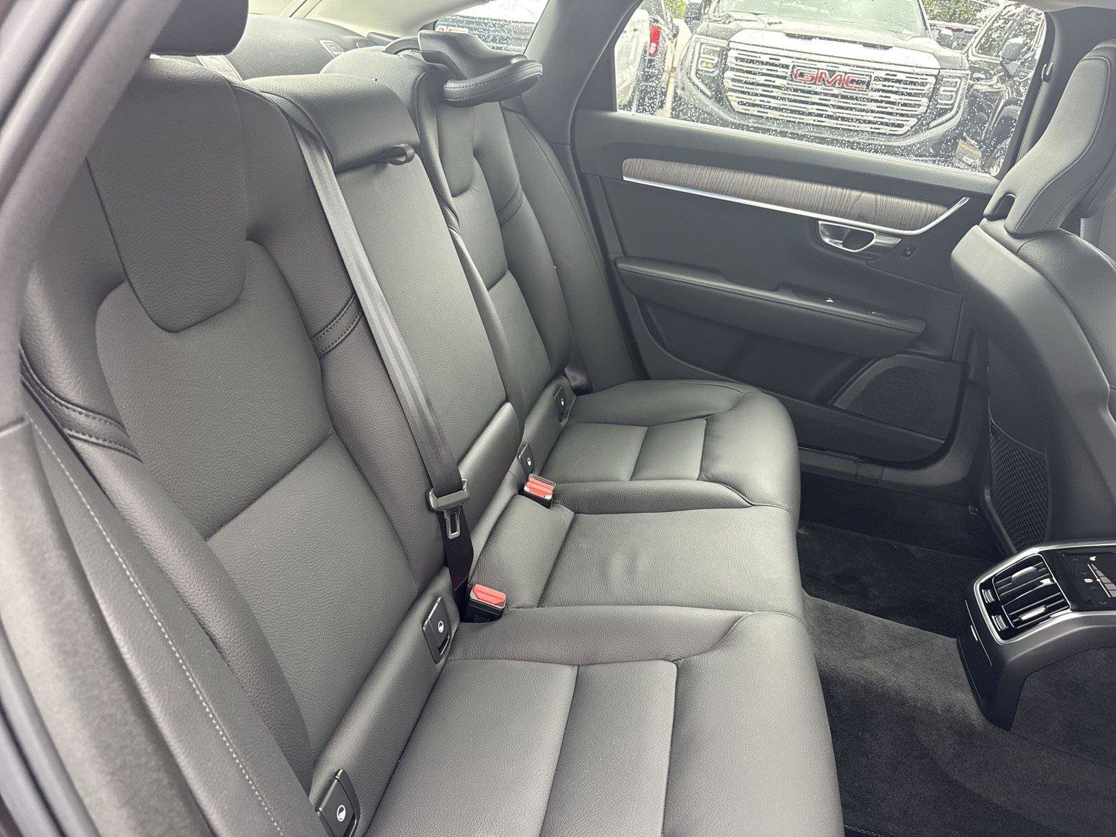 Used 2025 Volvo S90 B6 Plus AWD/4WD image 27