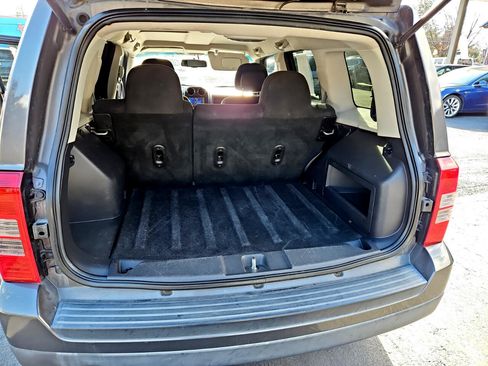 Used 2016 Jeep Patriot Sport image 24