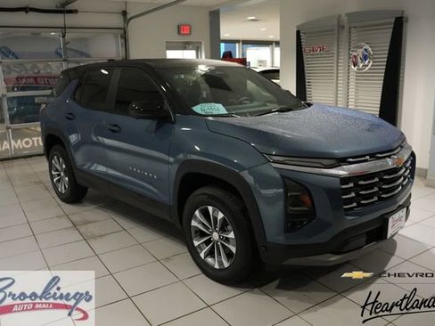 New 2026 Chevrolet Equinox LT w/ Convenience Package II AWD/4WD image 1