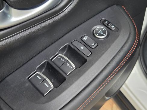 Certified 2025 Honda HR-V Sport image 12
