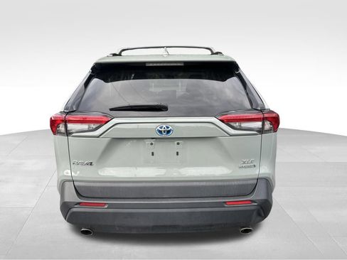 Used 2020 Toyota RAV4 XLE w/ Convenience Package AWD/4WD image 4