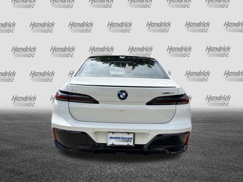 Used 2024 BMW i7 xDrive60 AWD/4WD image 10
