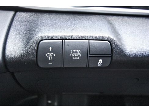 Used 2025 Hyundai Elantra Hybrid FWD image 22