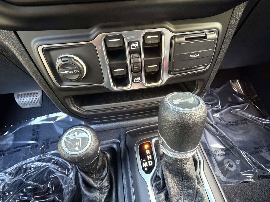 Used 2021 Jeep Wrangler Unlimited Sport AWD/4WD image 20