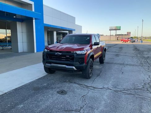 Used 2023 Chevrolet Colorado Trail Boss AWD/4WD image 2