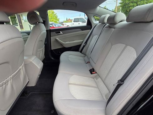 Used 2016 Hyundai Sonata SE FWD image 16