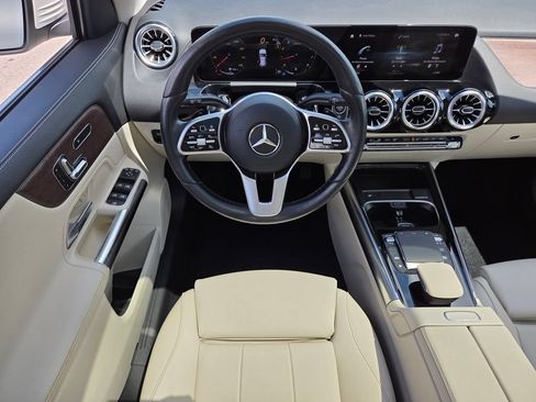 Used 2023 Mercedes-Benz GLA 250 4MATIC image 4