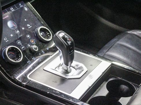 Used 2020 Land Rover Range Rover Evoque SE image 20