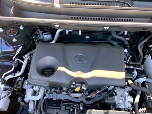Used 2024 Toyota RAV4 XLE FWD image 30