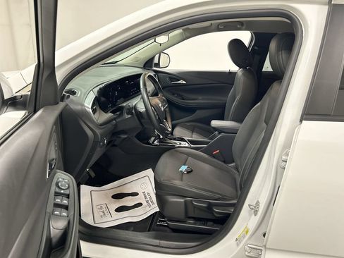 Certified 2024 Buick Encore GX Preferred FWD image 9
