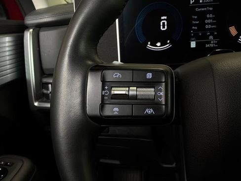 Used 2025 Hyundai Santa Fe SEL FWD image 35