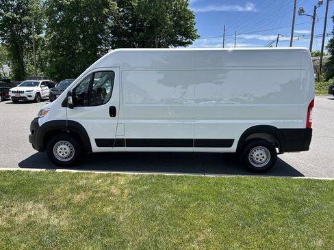 Used 2025 RAM ProMaster 2500 w/ Convenience Group FWD image 5