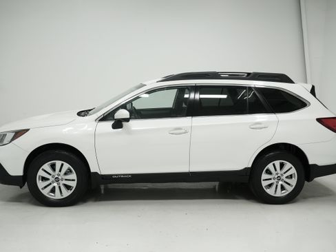 Used 2018 Subaru Outback 2.5i Premium image 7