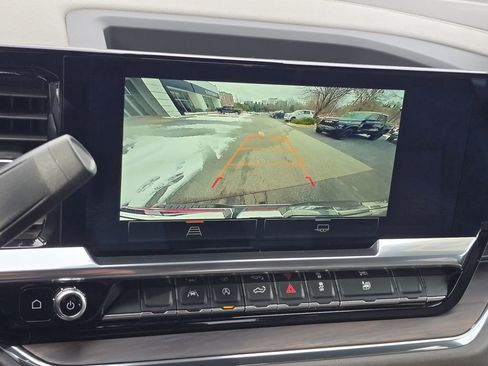 Certified 2024 GMC Sierra 1500 SLT image 17