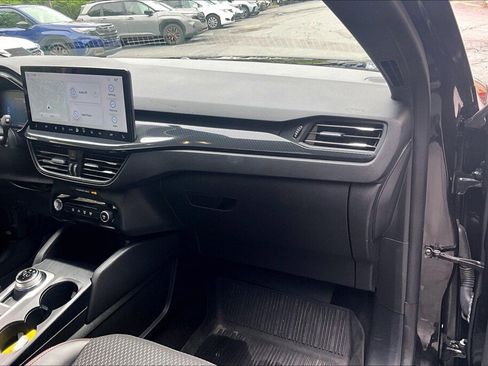 Used 2023 Ford Escape ST-Line w/ Tech Pack #1 AWD/4WD image 11