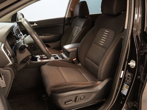 Used 2017 Kia Sportage LX w/ LX Popular Package image 3