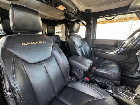 Used 2014 Jeep Wrangler Unlimited Sahara w/ Dual Top Group image 41