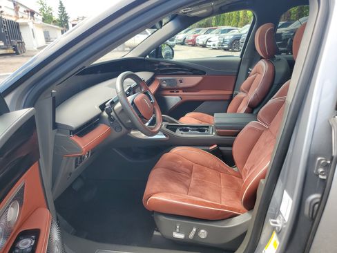 Used 2024 Lincoln Nautilus Black Label w/ Jet Appearance Package (87T) AWD/4WD image 12