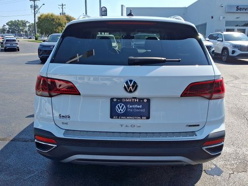 Certified 2023 Volkswagen Taos SE w/ Panoramic Sunroof Package AWD/4WD image 5