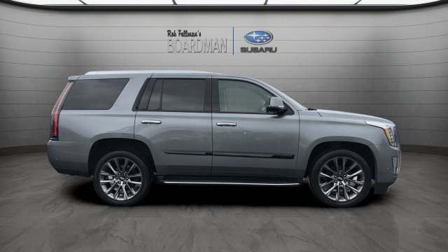 Used 2019 Cadillac Escalade Luxury w/ Escalade Sport Edition AWD/4WD image 3