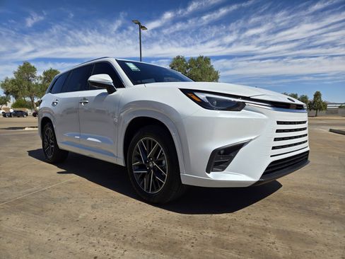 New 2026 Lexus TX 350 AWD image 2