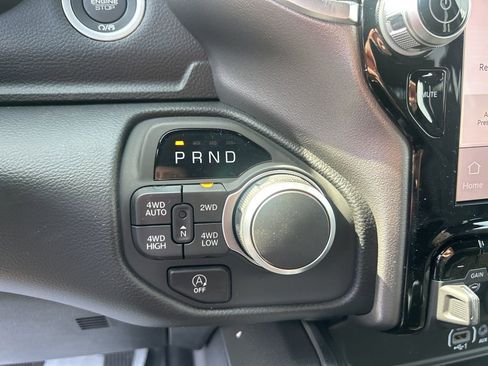 New 2026 RAM 1500 4x4 Crew Cab image 23