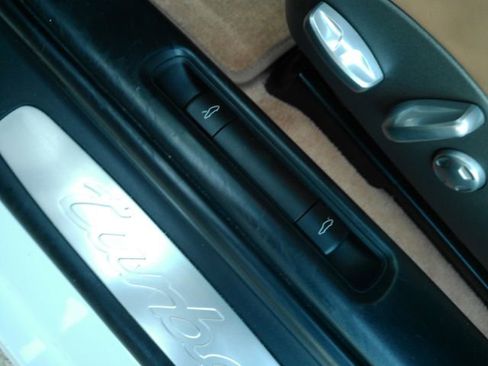 Used 2010 Porsche 911 Turbo image 20