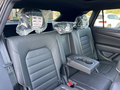 Used 2025 Volkswagen Atlas Cross Sport SEL image 48