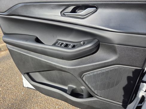 New 2025 Jeep Grand Cherokee Altitude image 15