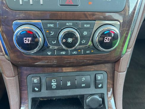 Used 2013 Buick Enclave Premium FWD image 22