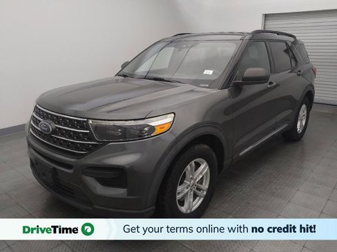 Used 2020 Ford Explorer XLT image 1