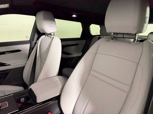 Used 2026 Land Rover Range Rover Evoque S image 7