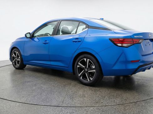 Used 2025 Nissan Sentra SV image 6