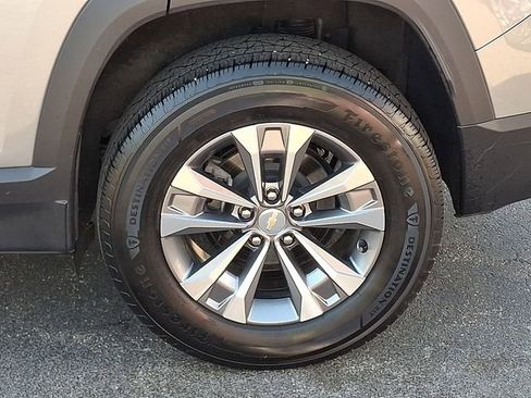 Used 2025 Chevrolet Equinox LT FWD image 28