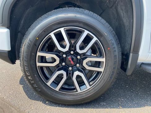 Certified 2024 GMC Sierra 1500 AT4 w/ AT4 Premium Package AWD/4WD image 22