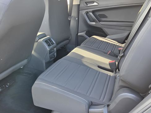 Used 2022 Volkswagen Tiguan S image 10