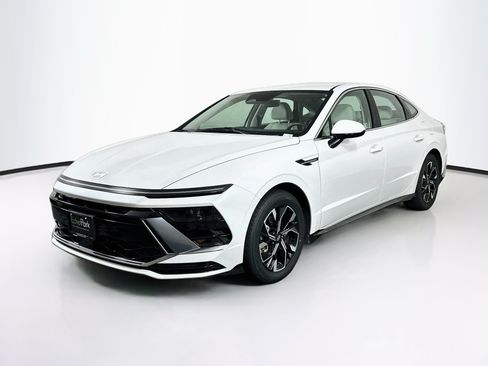 Used 2025 Hyundai Sonata SEL FWD image 3